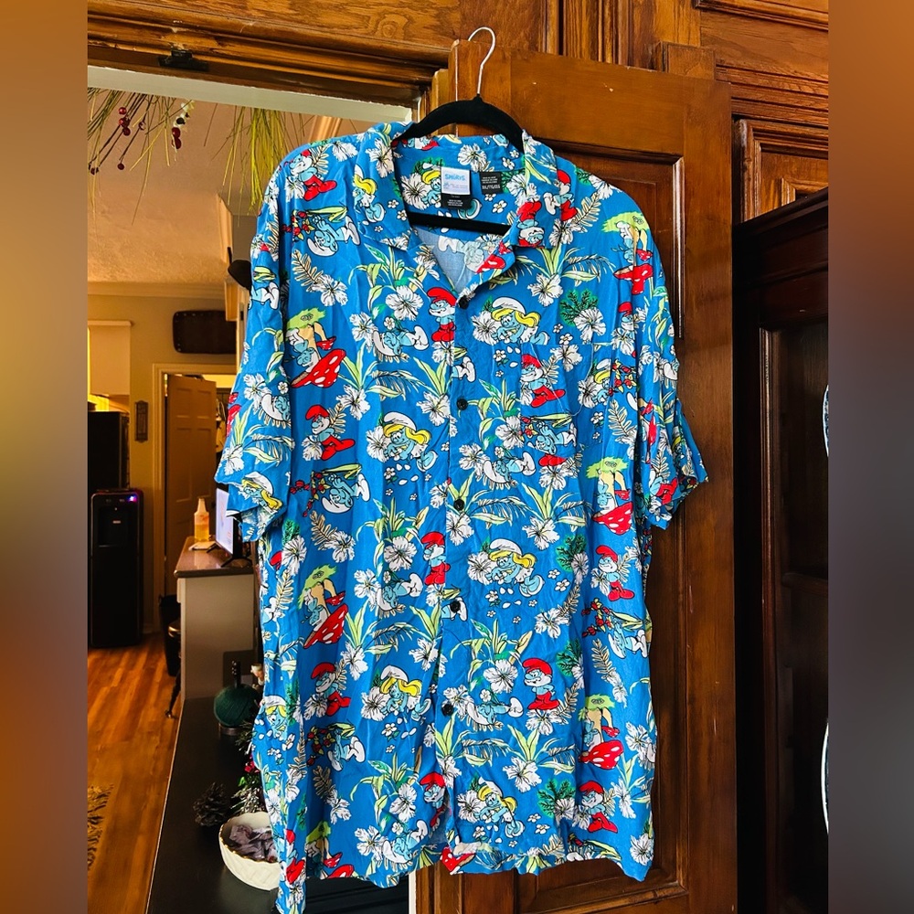 Smurf’s Hawaiian shirt
